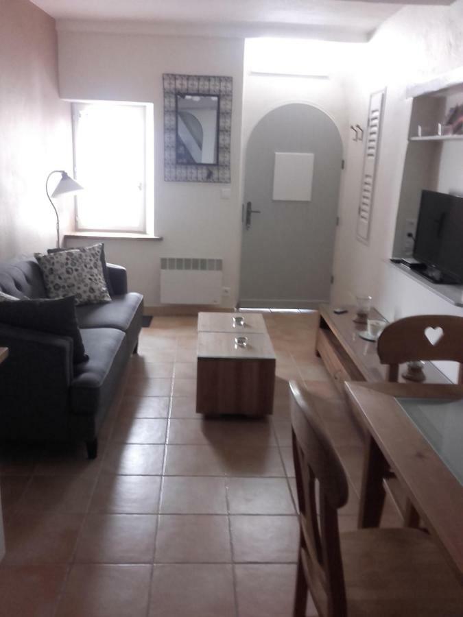 Maison De Village Bagnols-en-Foret Luaran gambar