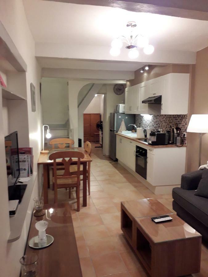Maison De Village Bagnols-en-Foret Luaran gambar